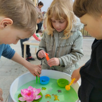 Lekce smyslového hraní ve třídě Krtečků a Sluníček