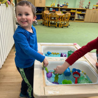 Lekce smyslového hraní ve třídě Krtečků a Sluníček