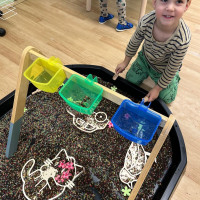 Lekce smyslového hraní ve třídě Krtečků a Sluníček