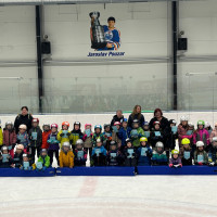 Závěrečná lekce bruslení s rodiči