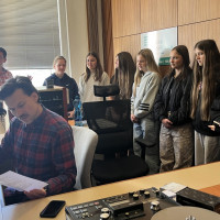 Exkurze deváťáků do Českého rozhlasu a Hitrádia Faktor